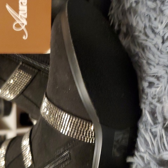 Black soft ankle boots - Picture 3 of 3